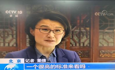 手机游戏中的女性角色扑克对决体验